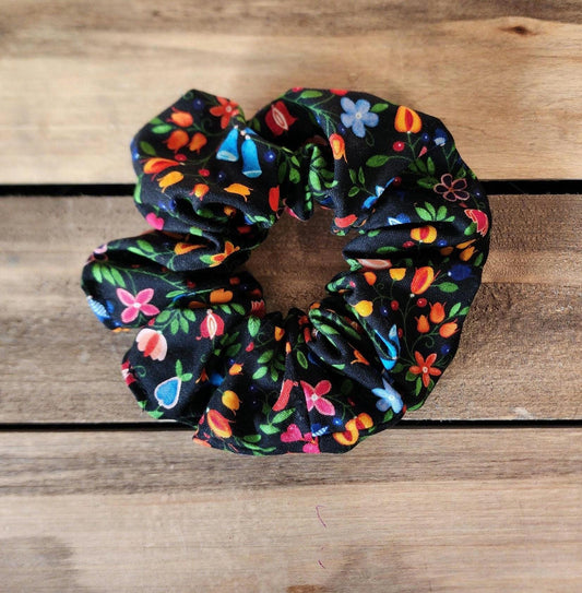Black regalia floral scrunchie
