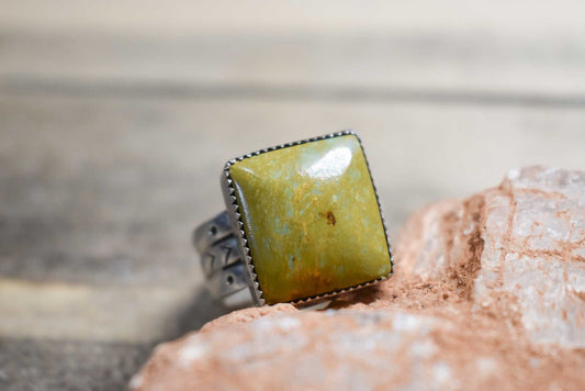Sterling Silver Green/Gold cripple creek Navajo Turquoise ring, Size 10.5