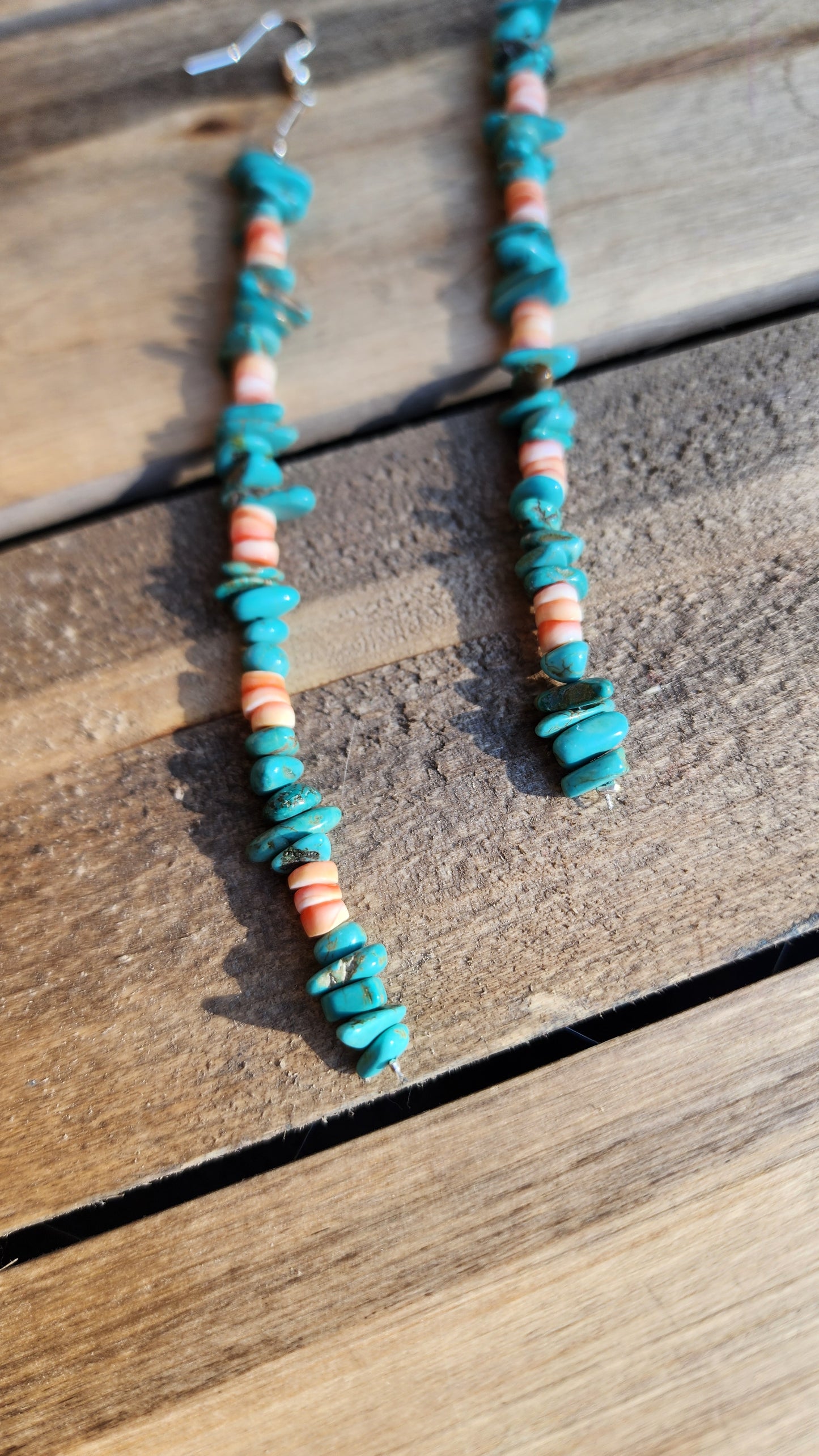 Pink Conch shell, magnesite(dyed howlite) dangle earrings